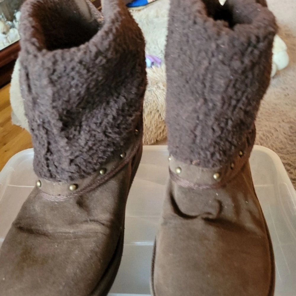 Guess boots